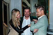 Stephanie Schlaxer, Fabian Herdieckerhoff (Brand Director Bremont), Gregor Teicher beim Bremont Private Viewing am 11. Oktober 2018 im Hotel Bayerischer Hof in München (©Foto: Bremont)